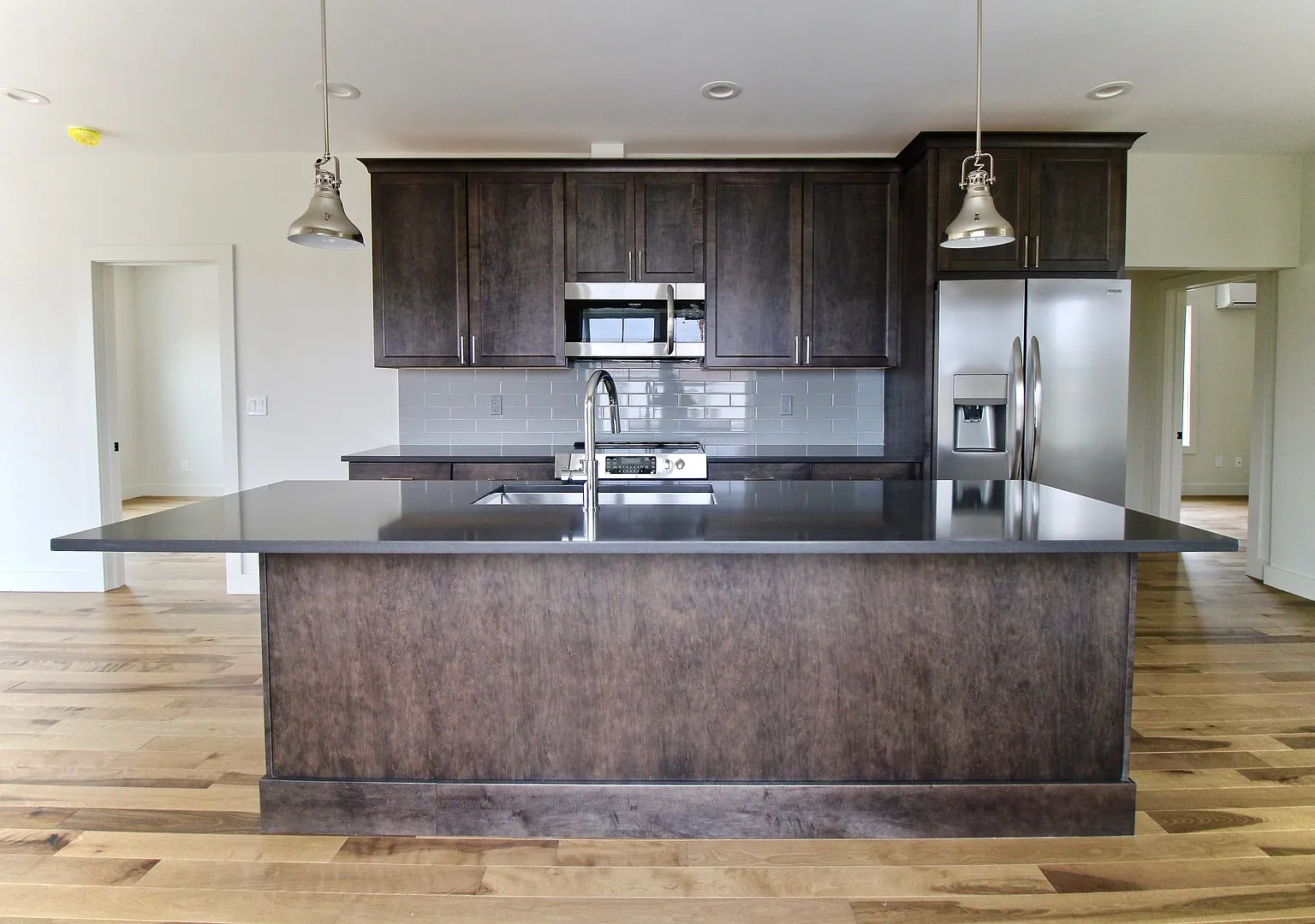 408 Atwells — Photo 2
