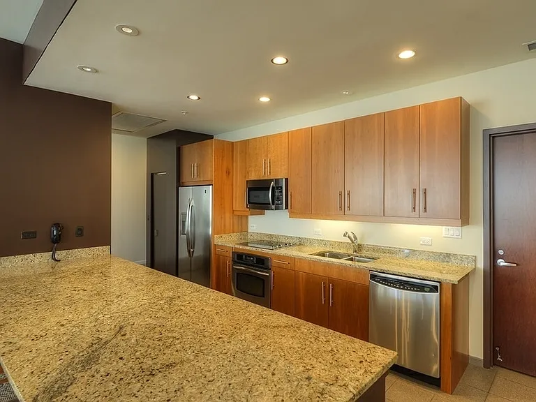 807 Davis St #903 — Photo 14