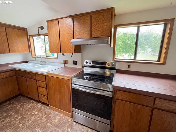 2nd image of 35390 Rueppel Ave
