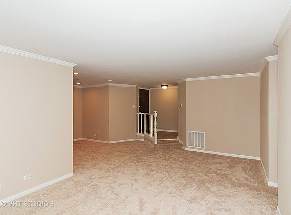 3rd image of 1465 Johnstown Ln APT A