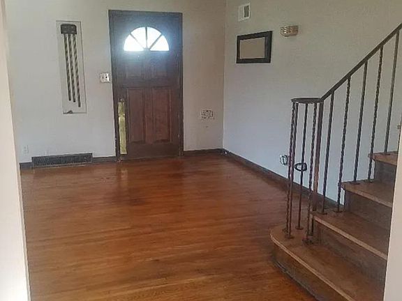 3rd image of 5628 Florence Blvd