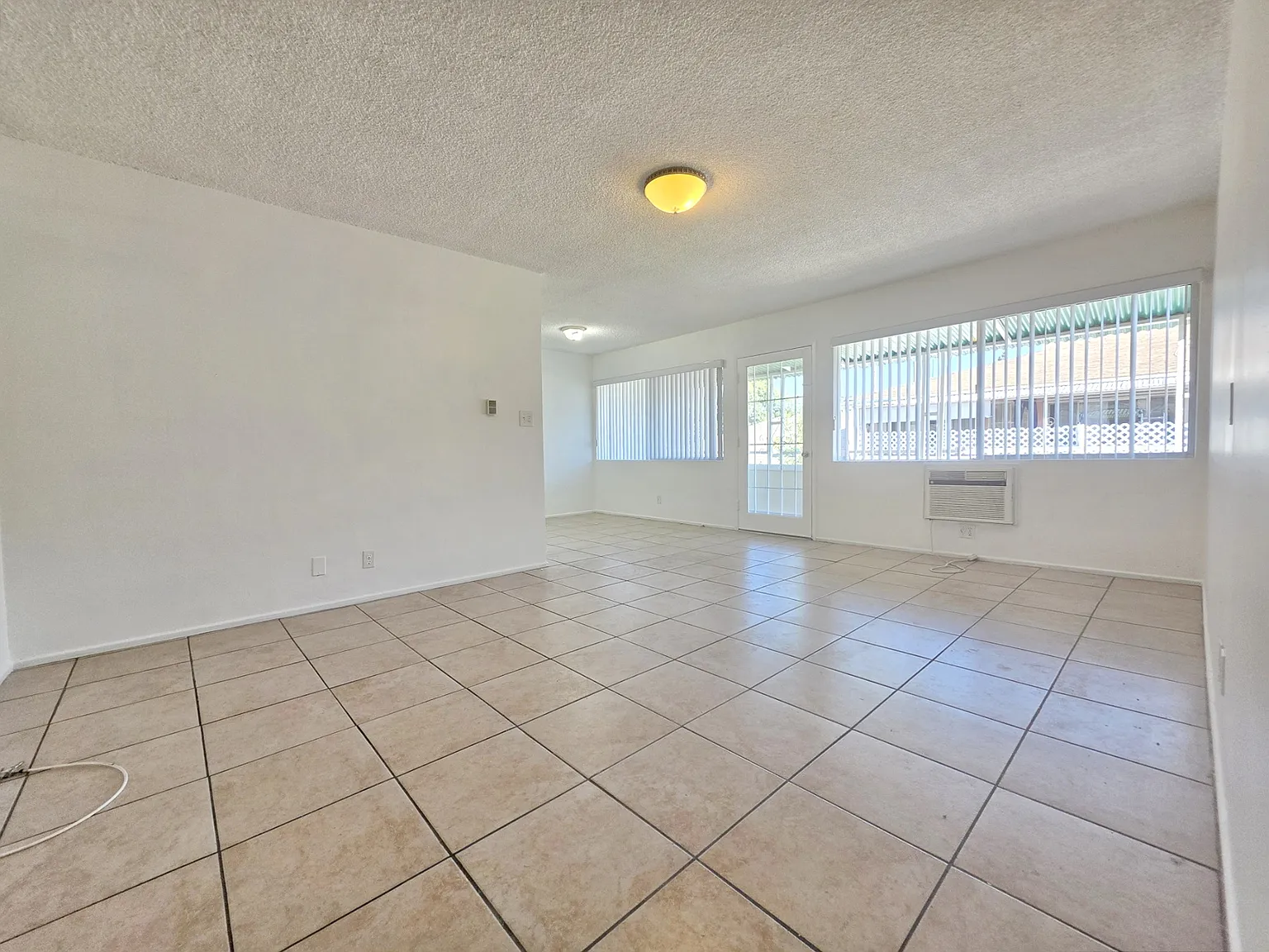 2 bed, $2,300 — Photo 1