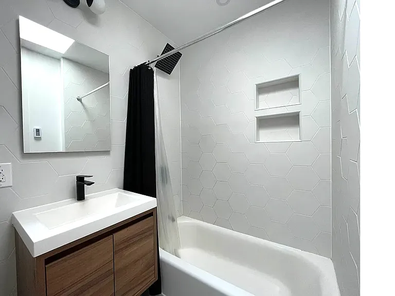 239 E 33rd St #3C — Photo 7