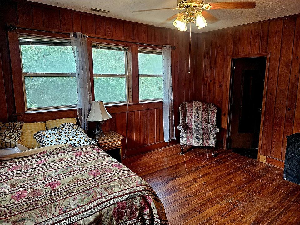 2nd image of 4233 Ellis Dr