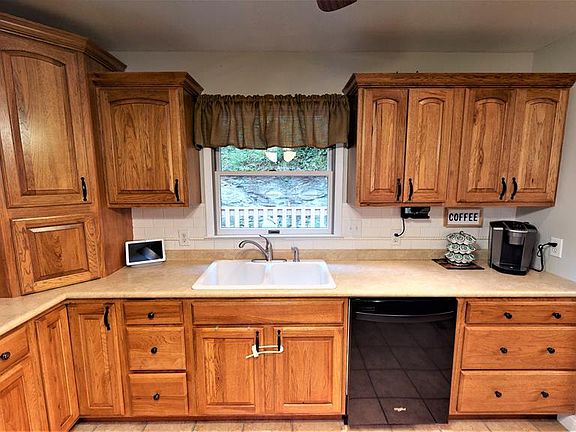 5th image of 13 Rachel Ct