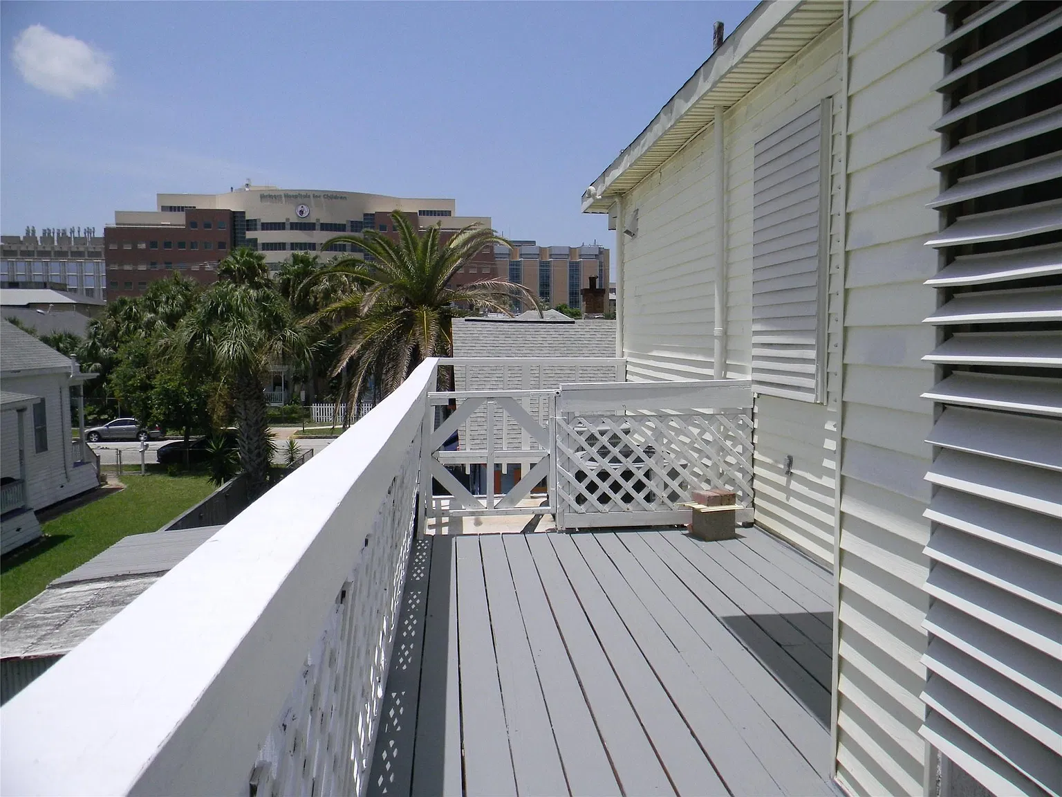 2 bed, 2.0 bath, 2552 sqft, $1,550 — Photo 4