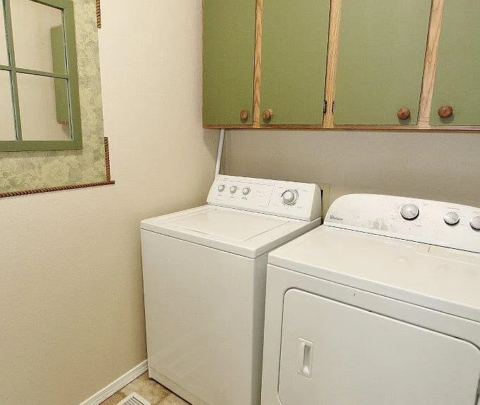 6153 N Portsmouth Ave — Photo 12