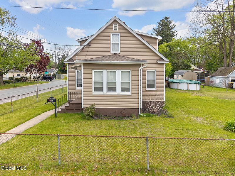 2nd image of 2501 1st Avenue