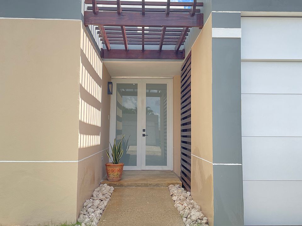 1st image of 35 Calle Pomarosa