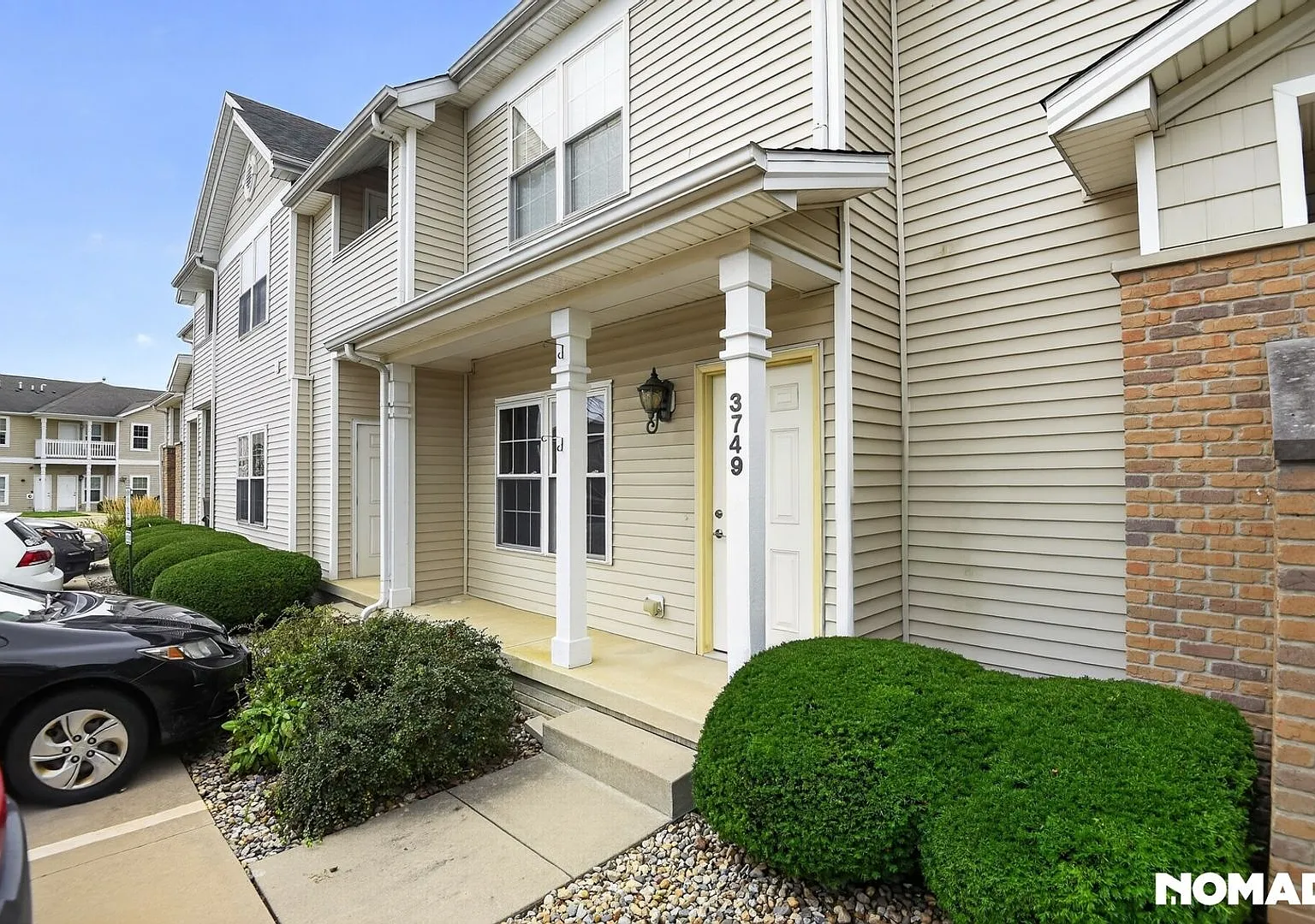 Charming 2BR Condo in Champaign — Photo 1