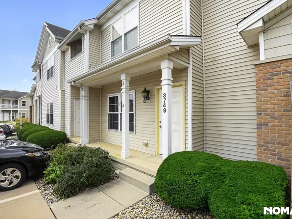 3749 Harbor Estates Ln, Champaign, IL 61822