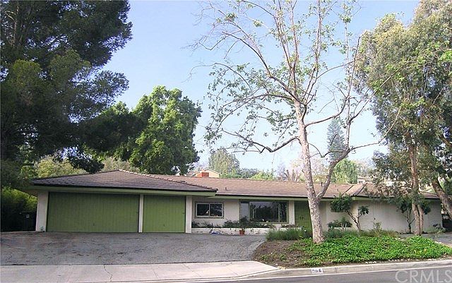 1st image of 6 Pleasant Hill Dr