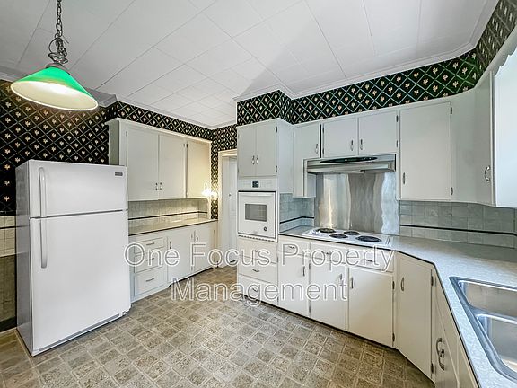 2nd image of 411 Jordan Ave