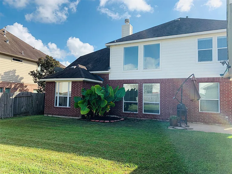 2516 Brittany Lakes Dr — Photo 24