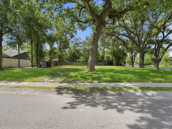 2nd image of 6235 Queenswood Ln