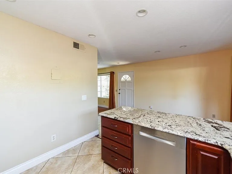 48 Columbia #6 — Photo 11