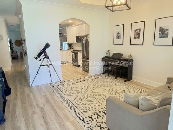 3rd image of 1405 Hickory St