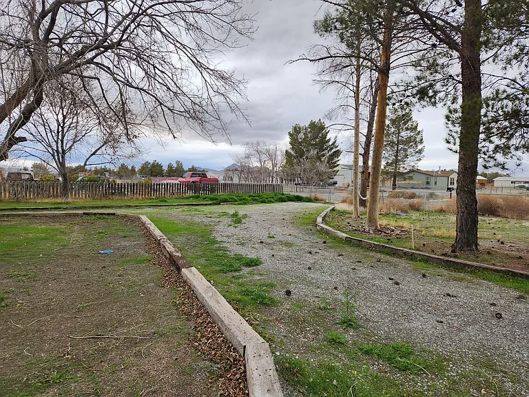 1111 W Hardy Ln #B — Photo 3