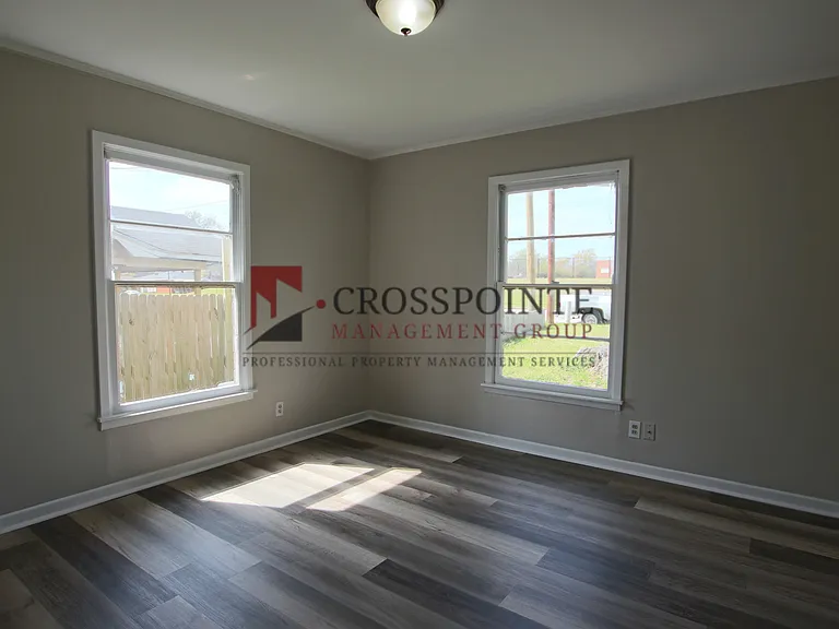 1712 Redbud Ave — Photo 19