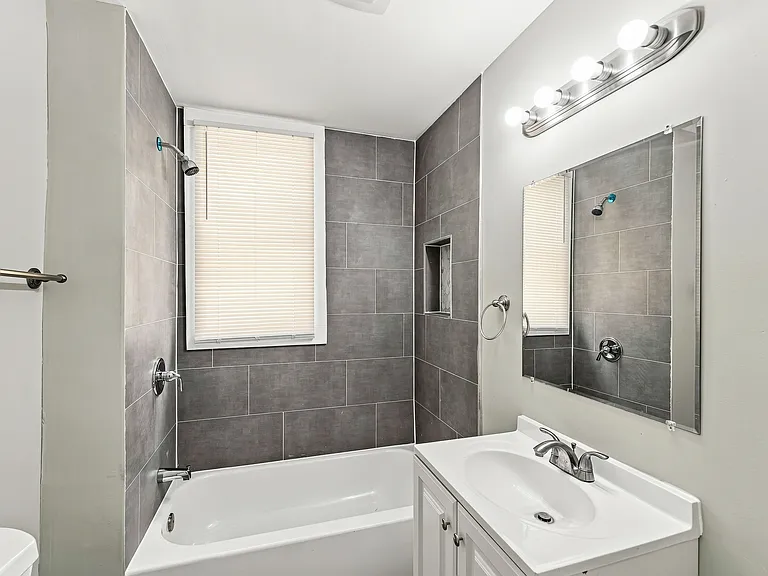 422 Woodside Ave #3 — Photo 18