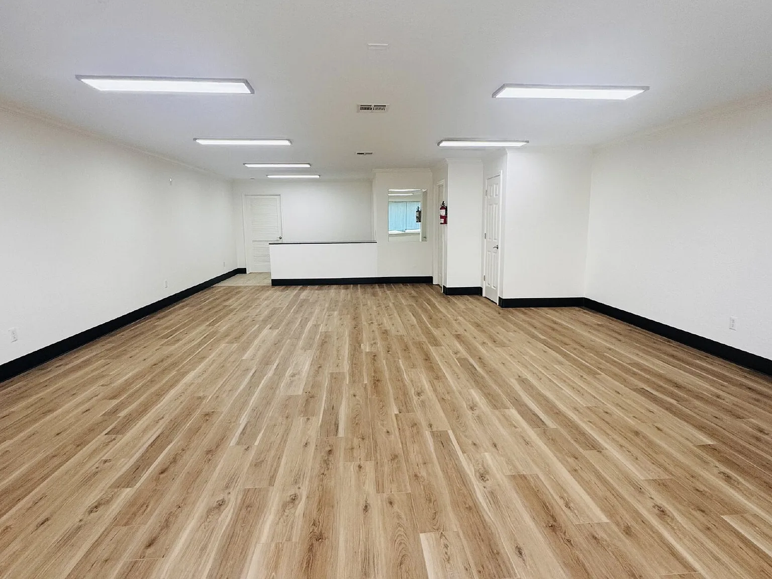 1 bed, 1.0 bath, 1200 sqft, $1,300 — Photo 3