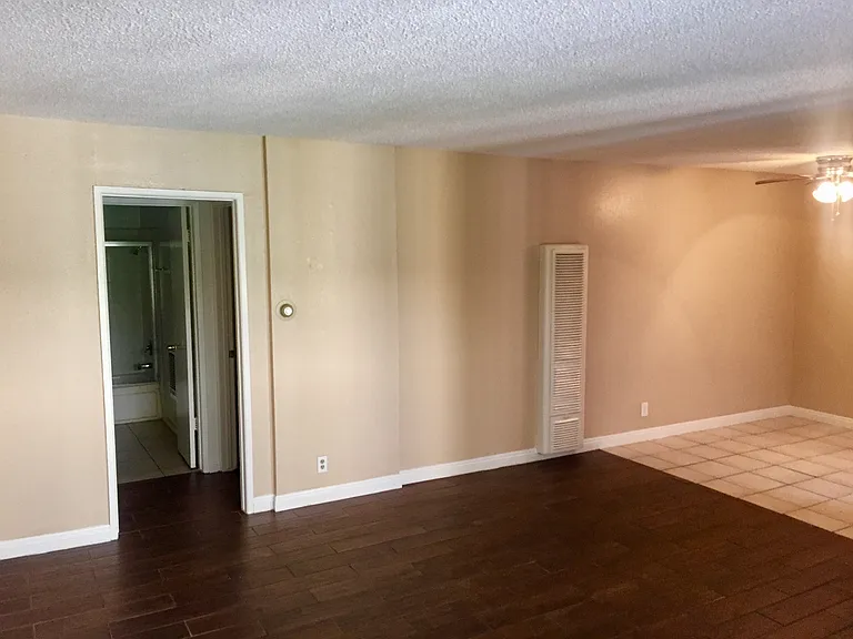 14021 Foothill Blvd #7 — Photo 2