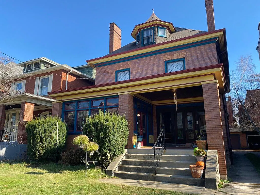 217 Gross St — Photo 2