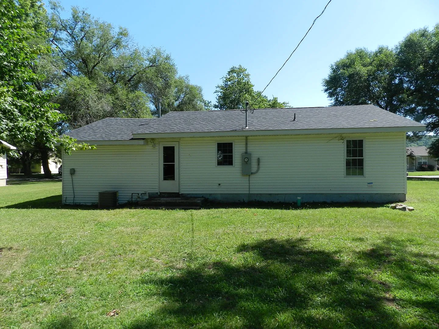 204 Dyer Drive — Photo 2