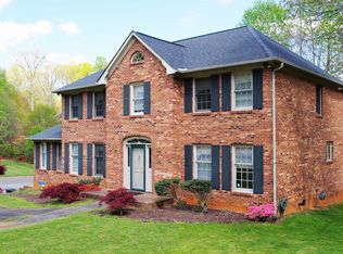 1487 Turkey Hill Rd, Winston Salem, NC 27106