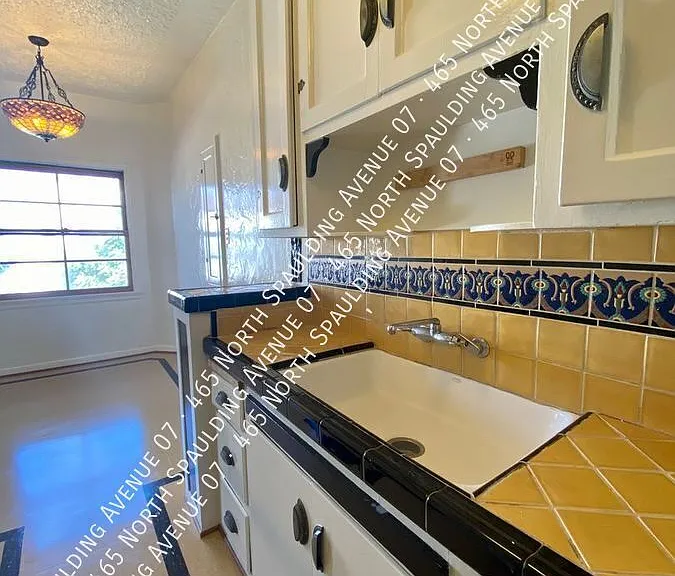 465 N Spaulding Ave #7 — Photo 37