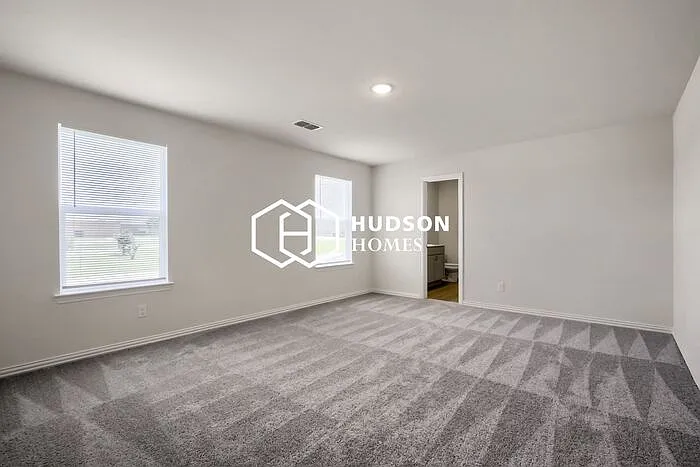 110 Goel St — Photo 5