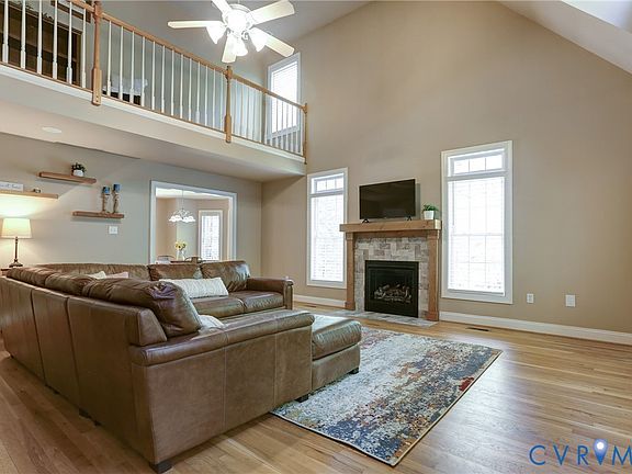 4th image of 2025 Valley Springs Cir