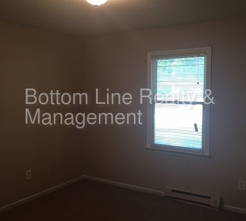 4th image of 1000 1st St #A