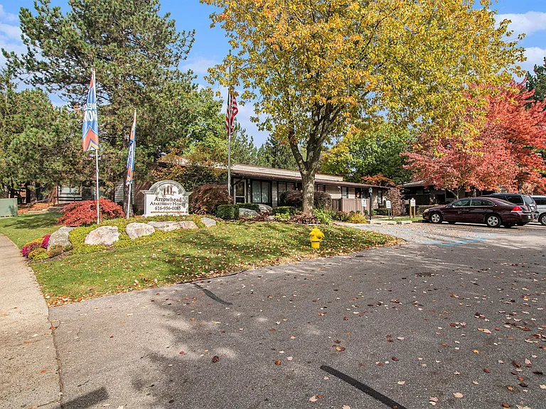Arrowhead Apartments — Photo 17
