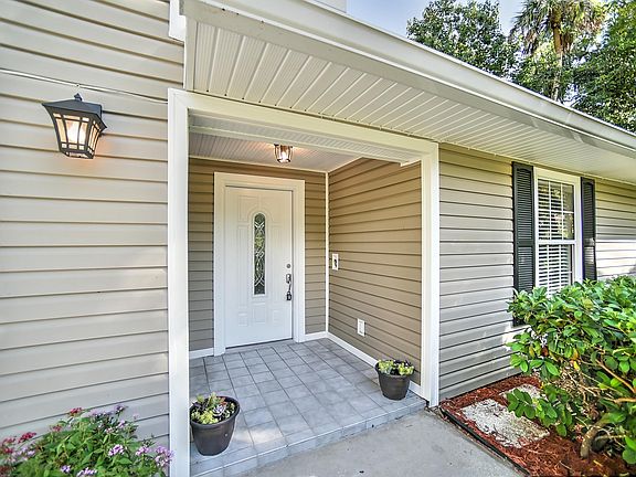 4th image of 18 Woodgate Ct