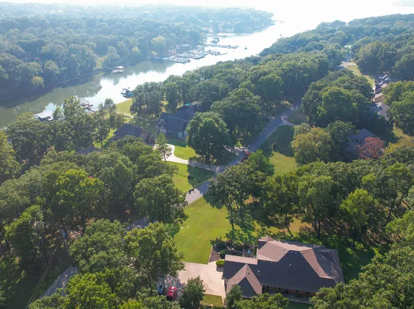 1629 Dilar Dr, Grove, OK 74344