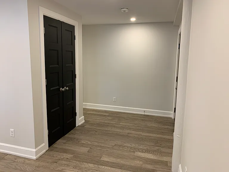575 Maclaren St #9 — Photo 9