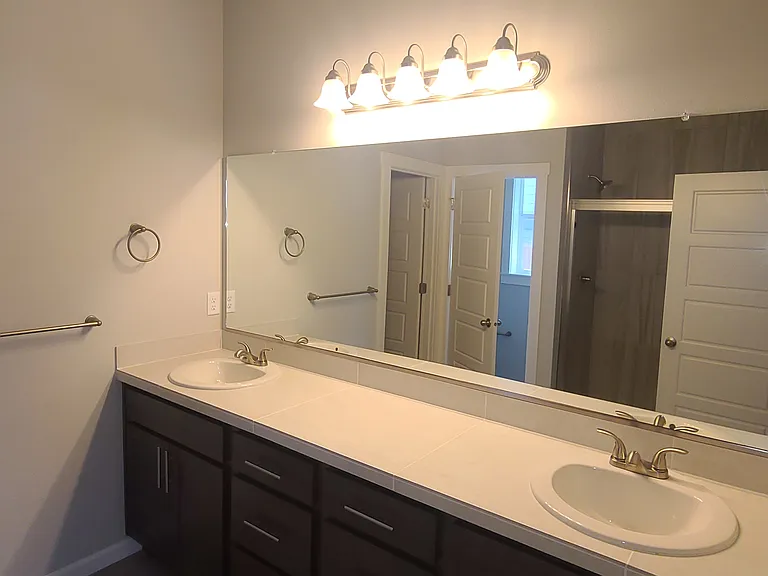384 S 8th St — Photo 11