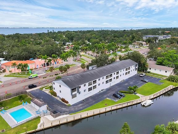 4th image of 2124 N Tamiami Trl APT 109