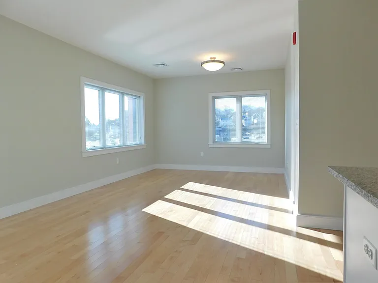 2489 Washington St #2A — Photo 6