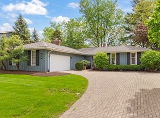 228 Pembroke Rd, Naperville, IL 60540