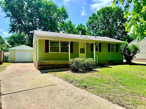 809 Goodrich Dr, Manhattan, KS 66502