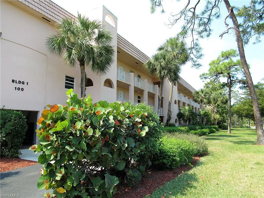 2 bed, 2.0 bath, 842 sqft, $1,695 — Photo 3