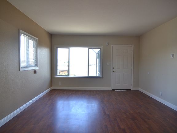 2nd image of 2015 Fairway Dr