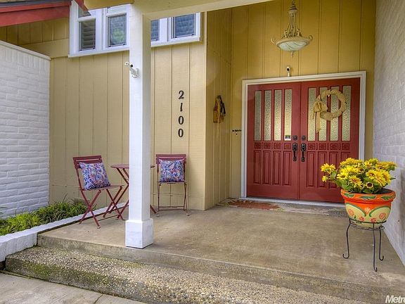 4th image of 2100 Candlewood Pl
