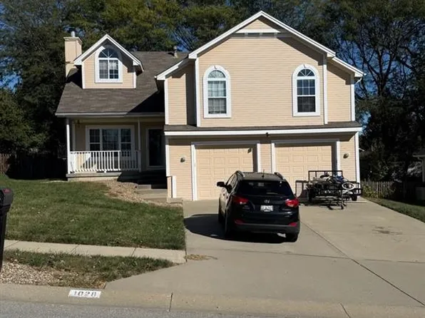 1028 Bob White Ln, Liberty, MO 64068