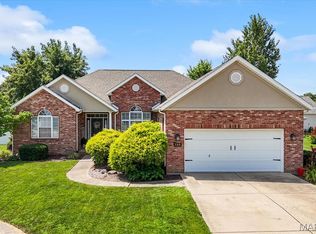 580 Manor Ln, Millstadt, IL 62260