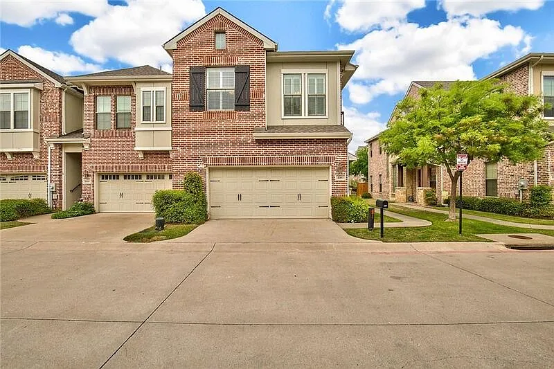 3 bed, 3.5 bath, 2187 sqft, $3,000 — Photo 2