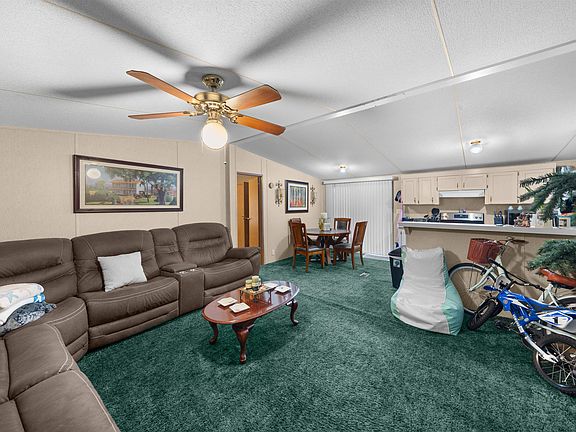 4th image of 783 Deerwood Ave