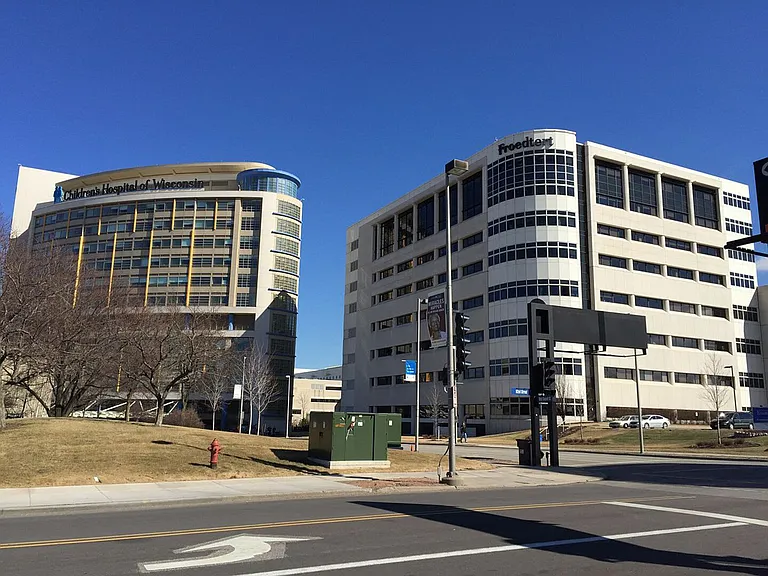S 94th Pl — Photo 25
